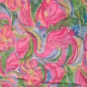 Lily Pulitzer scarf new with out tags